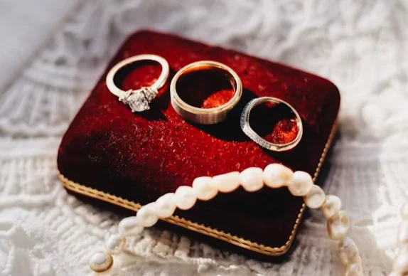 Insider's Secrets to Finding Lab Diamond Wedding Bands 